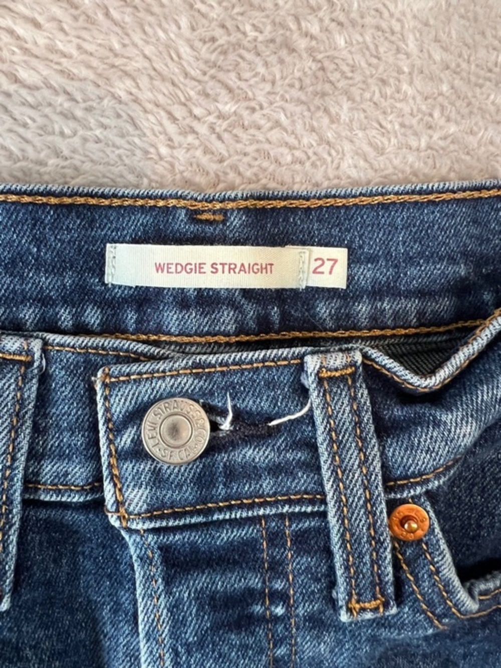 Levi's Women's Wedgie Straight Jeans 27 High Rise Dark Wash‎ Button Fly - Picture 11 of 12